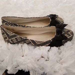 American Eagle Outfitters Shoes - American Eagle Bow Flat Shoes. American Eagle Outfitters Shoes - American Eagle Bow Flat Shoes.